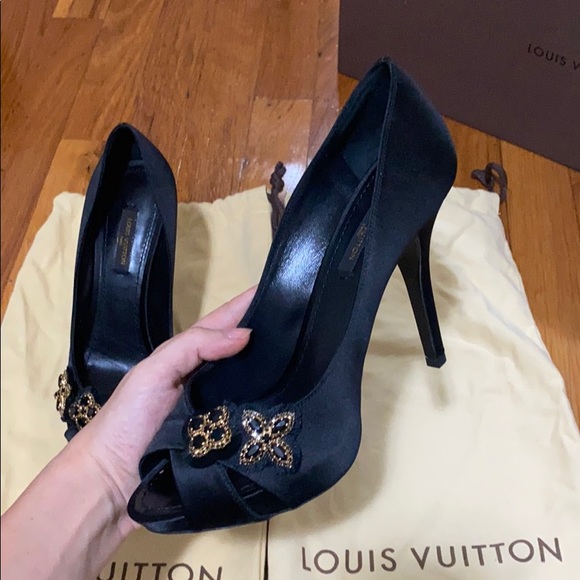 ✨Louis Vuitton Athen Satin Peep-toe Pumps✨ - Picture 5 of 13